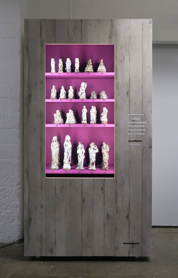 Holyclay Vending Machine